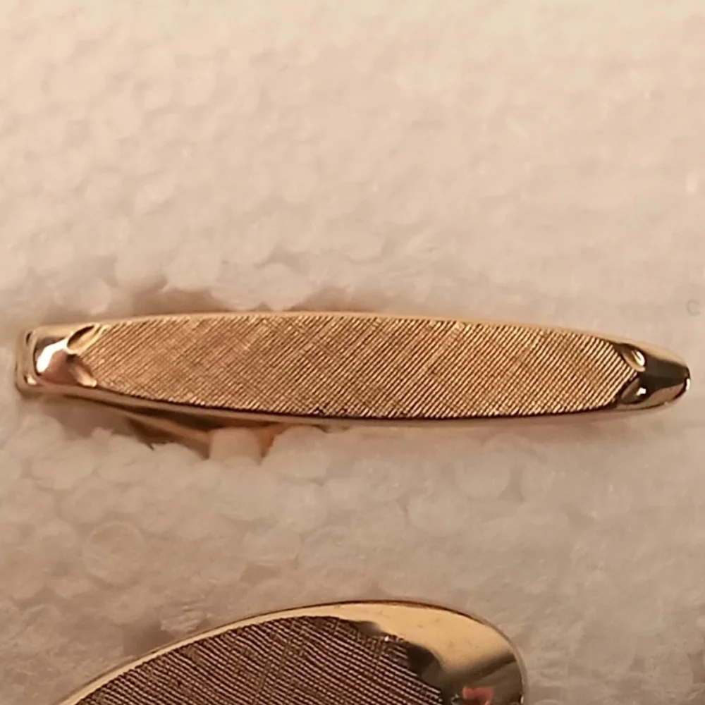 SWANK Cufflinks Tie Bar / Clip Vintage Classic Brushed Pattern Gold 